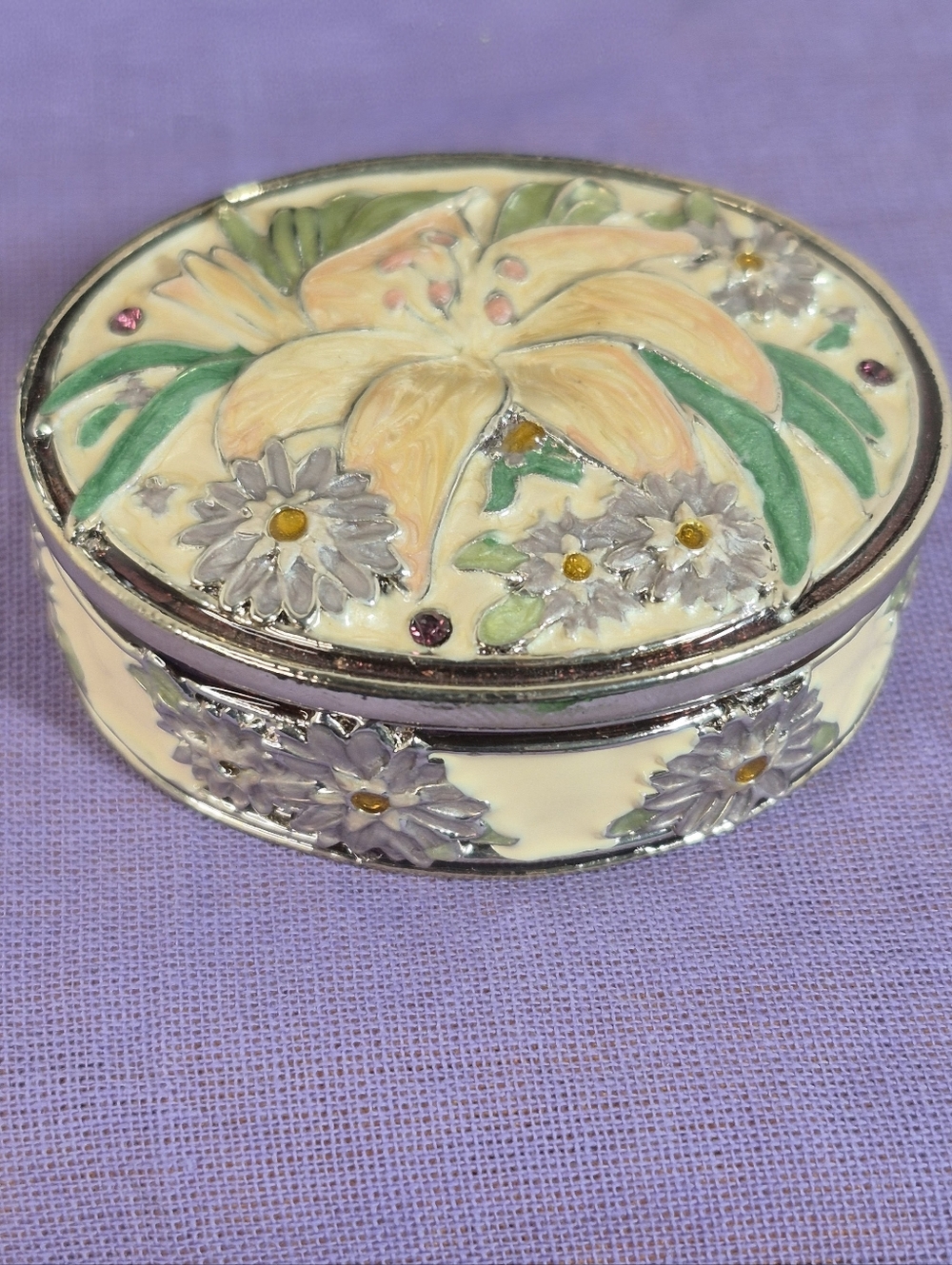 Vintage Jeweled Enamel Magnetic Lidded Small Oval Trinket Box